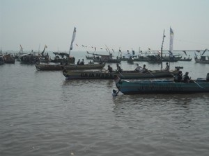 Lomba Perahu Dayung Tradisional Pesisir Pasuruan