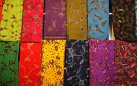 Ingin Batik Anda tidak Memudar? Cuci dengan Lerak